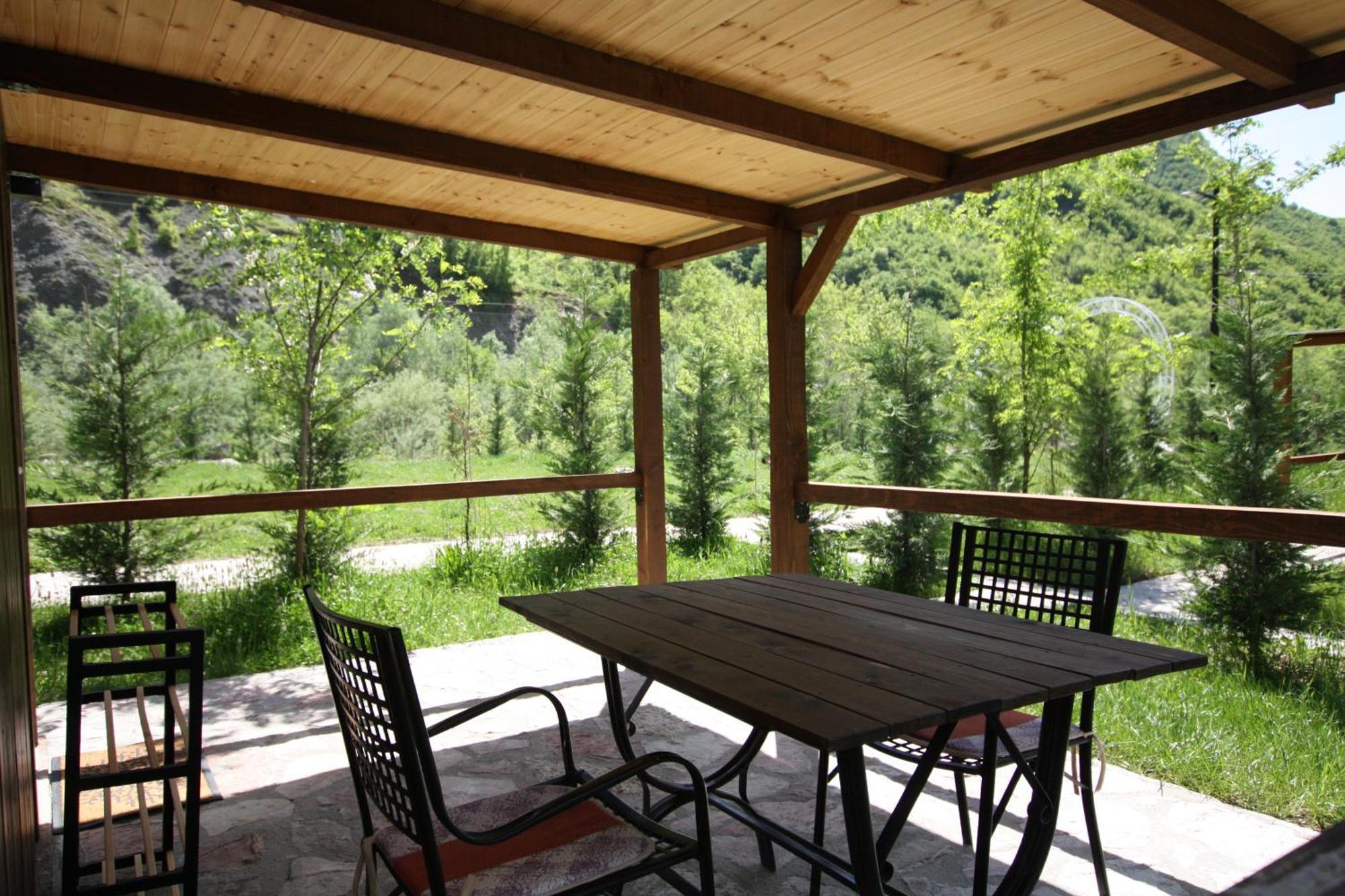 Lodge Lugina E Shengjergjit ,bujtinat Tirana